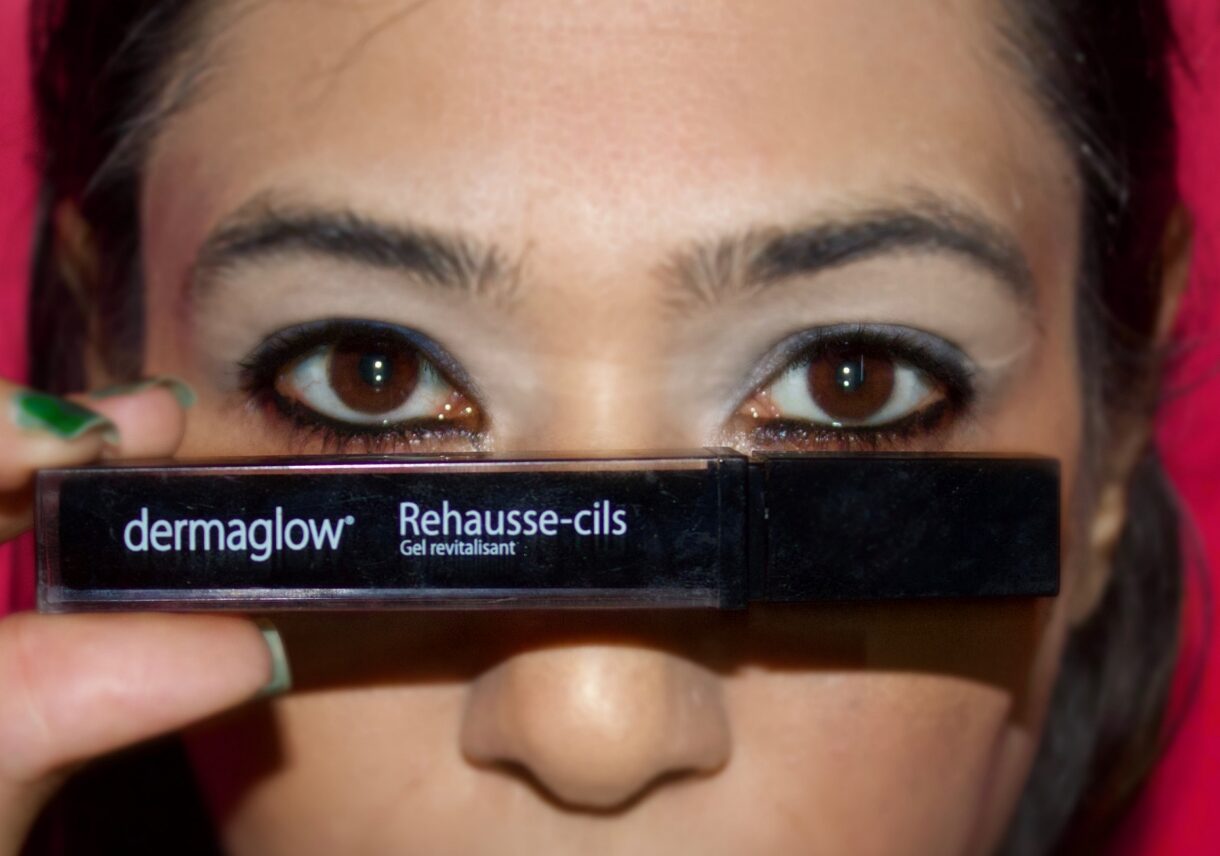 DermaGlow Rehausse: Volumize Your Eyelashes