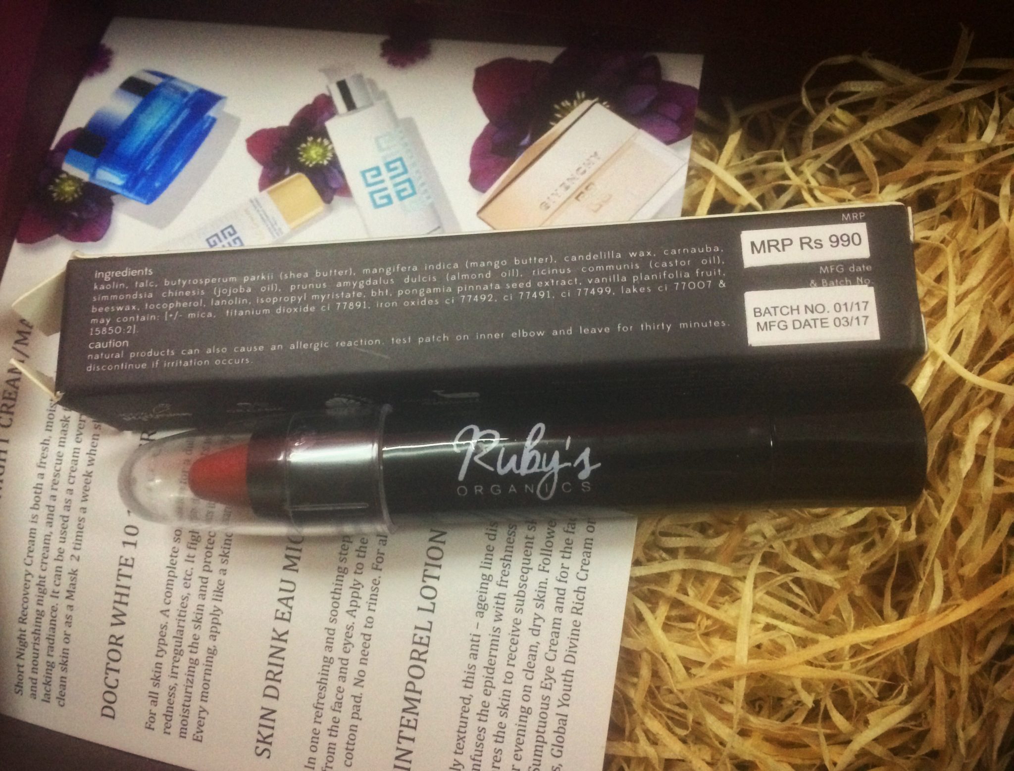 Rubys Organics Red Lipstick For a Glamorous Look
