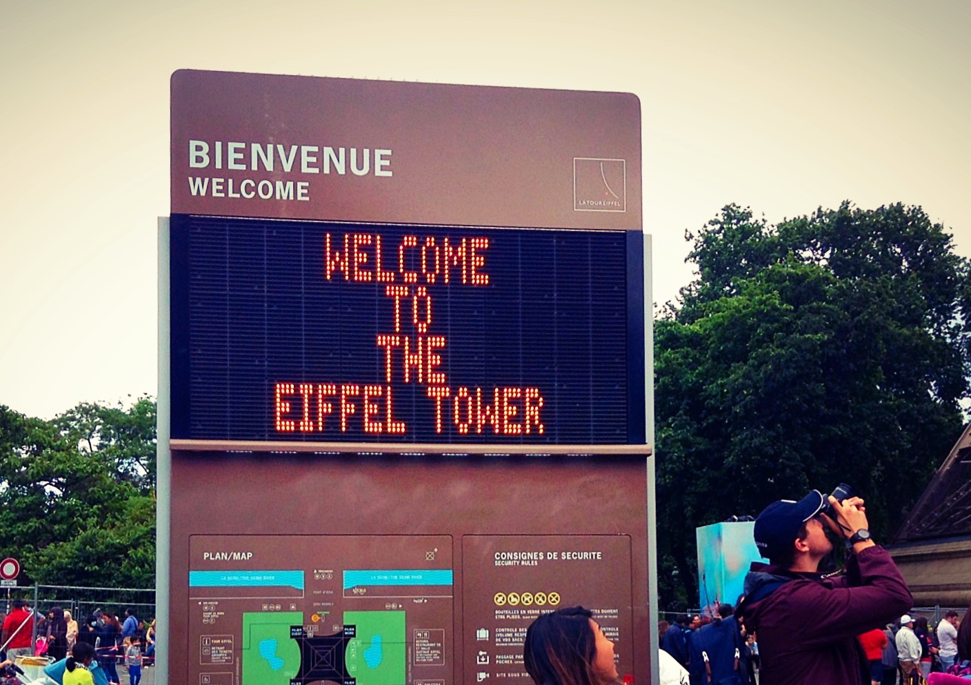 Eiffel Tower Paris Welcome