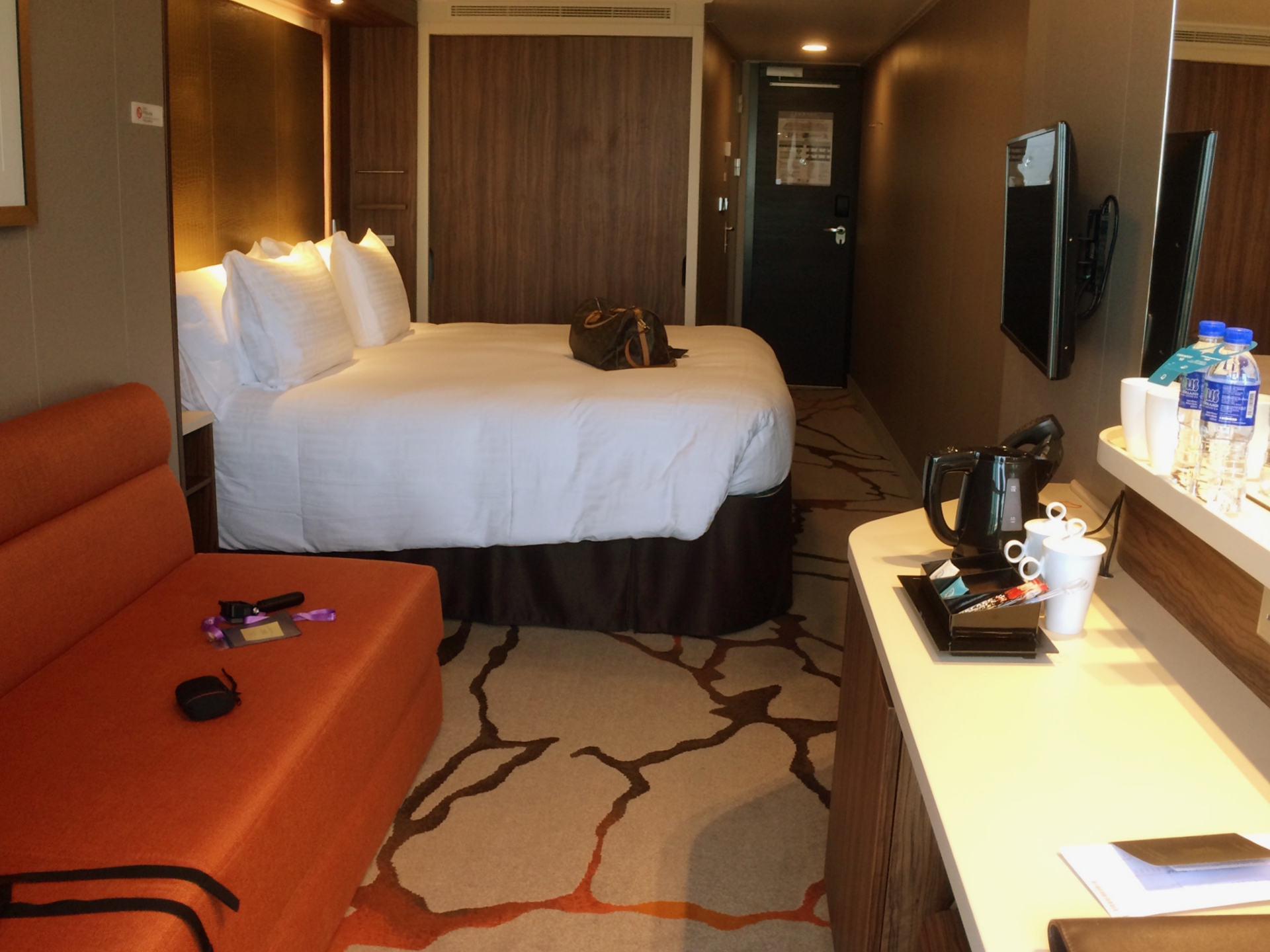 genting dream cruise interior cabin