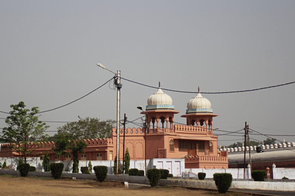 Taj-Ul-Masajid India's largest