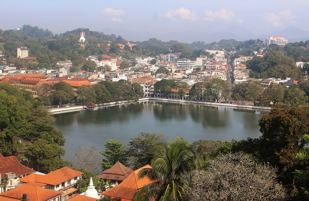Kandy: Spice Garden, Tooth Relic and Kandayan Dance