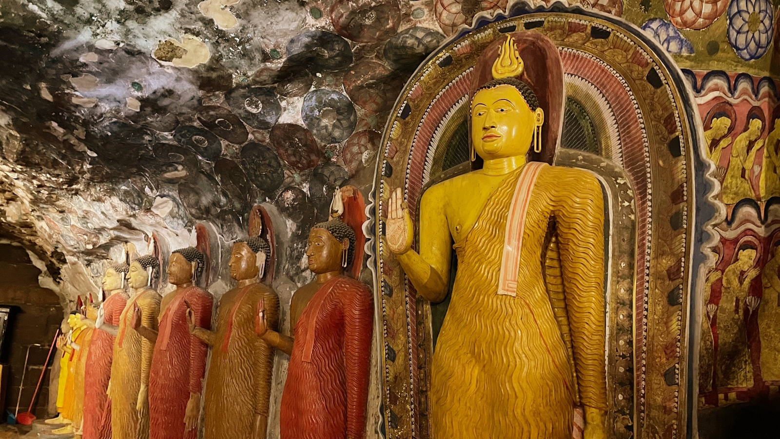 Ridi Vihara Buddharūpa