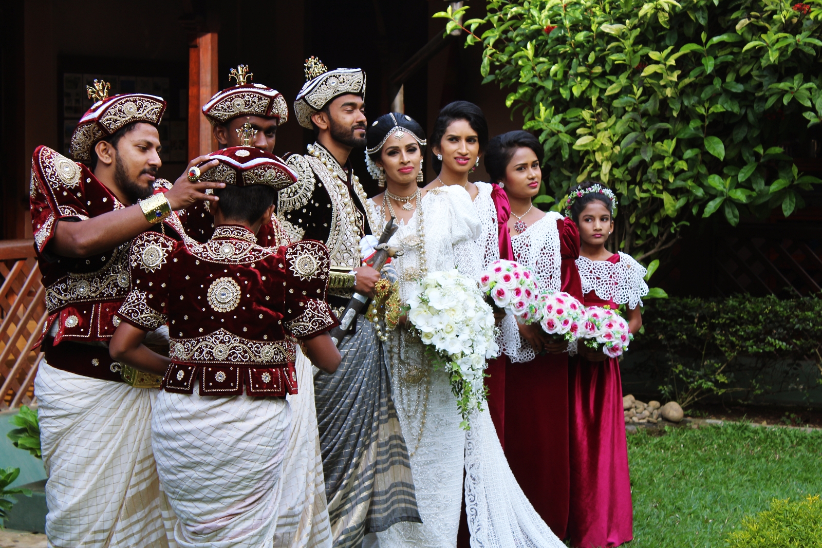 Poruwa Sinhalese Wedding: Kandyan Attire and Rituals