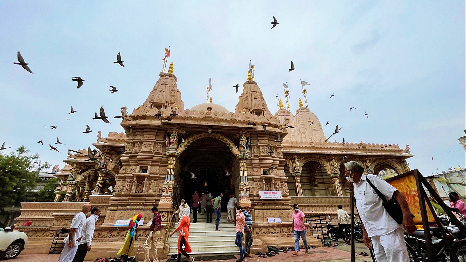 Visit Swaminarayan Temple in Ahmedabad