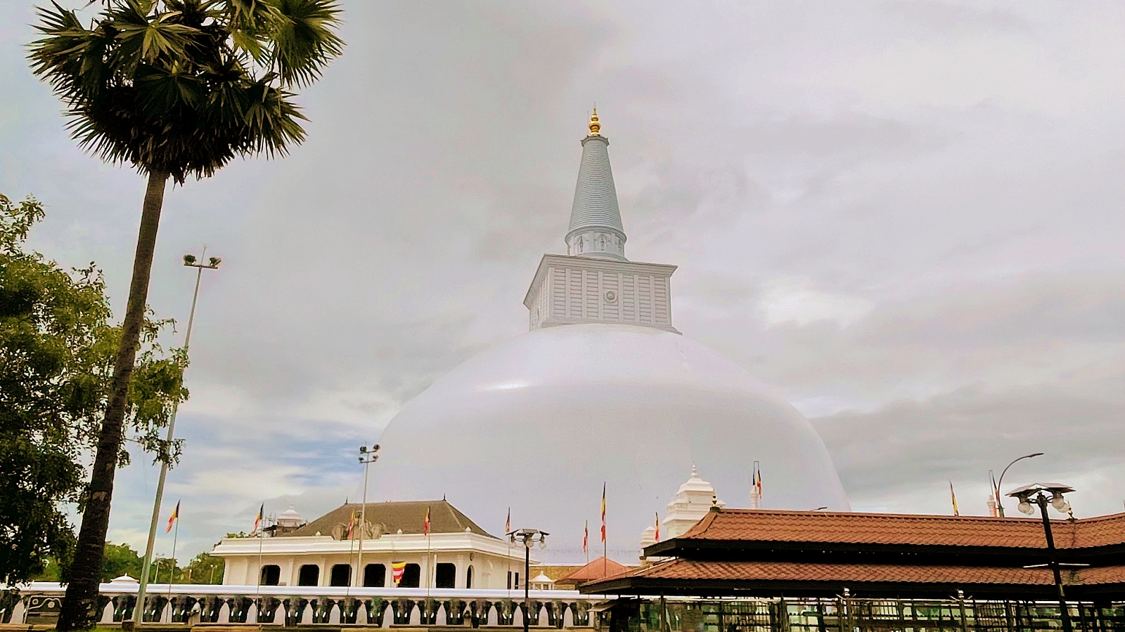 Ruwanweliseya Anuradhapura