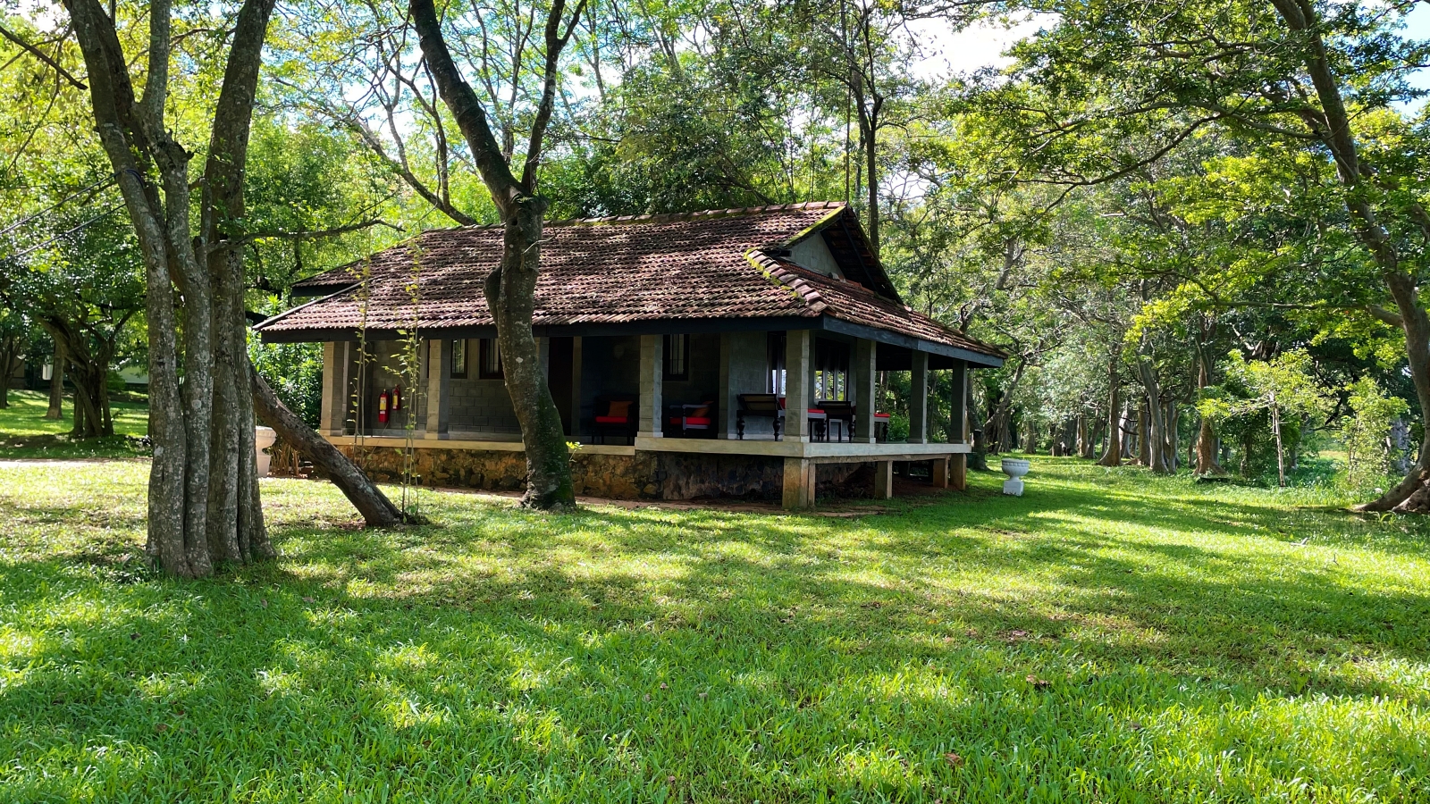 Habarana Village by Cinnamon: Kingfisher Lodge is a Cradle of Love