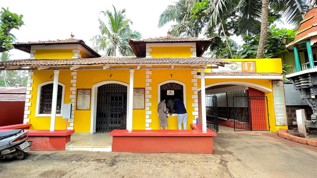 Entrance Goa Chitra