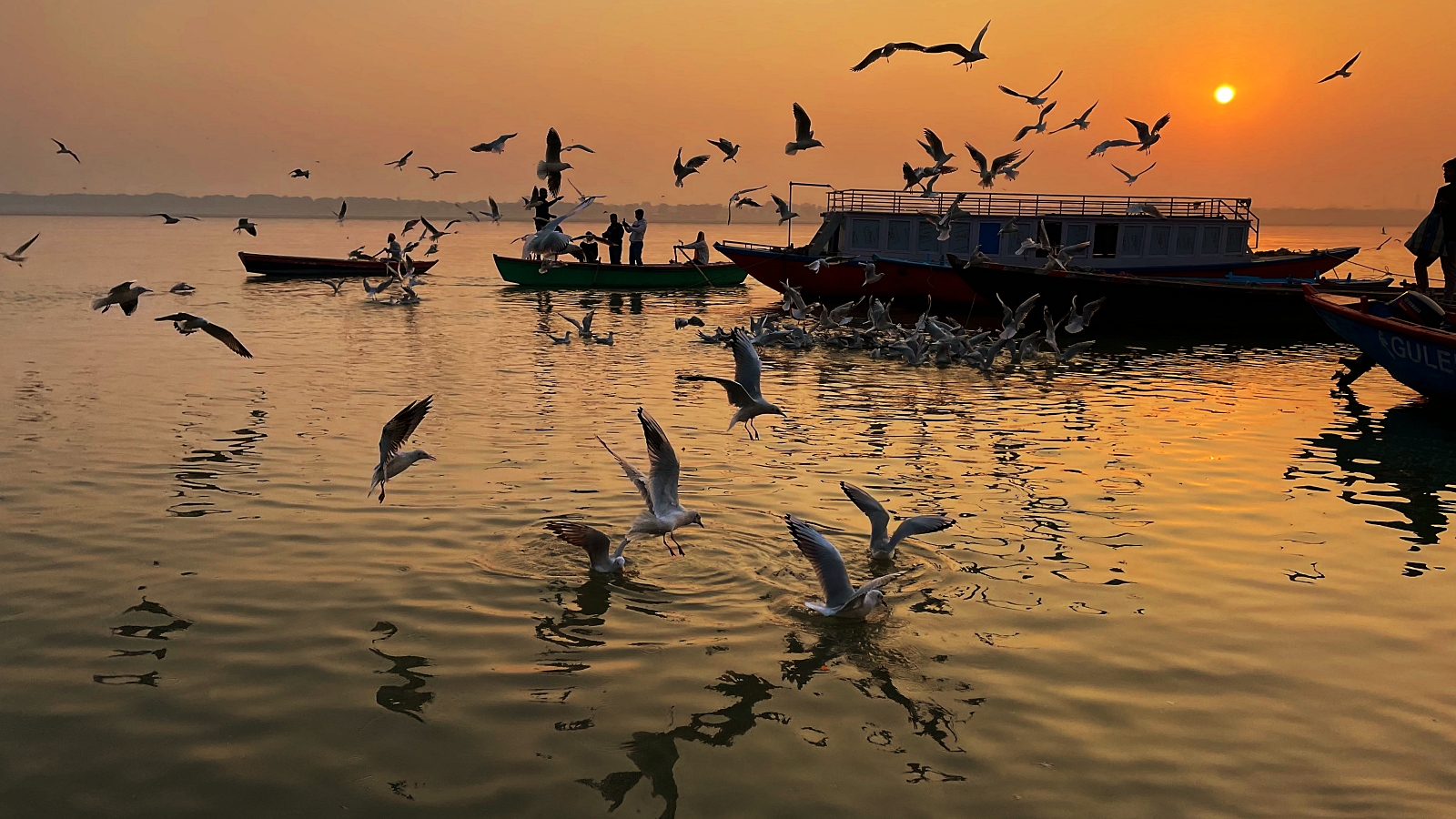 From Sunrise to Sunset: Uncovering India’s Most Stunning Ghats in Varanasi