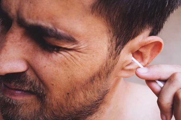 Cleaning Your Ears the Right Way – Expert Tips and Advice