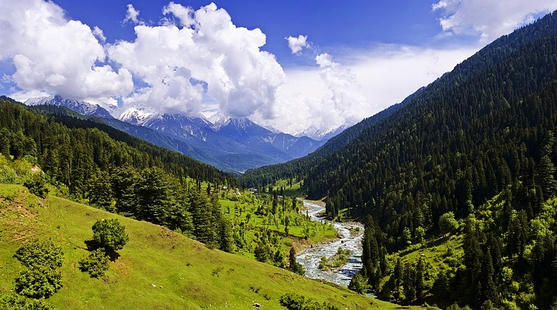 Experience the surreal beauty of Jammu Kashmir in India