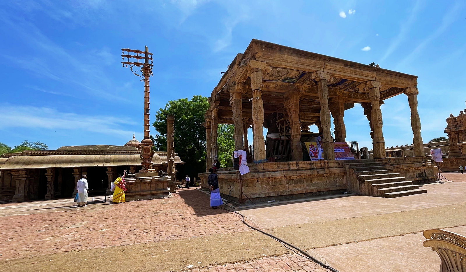 Brihadeeswarar Temple Courtyard