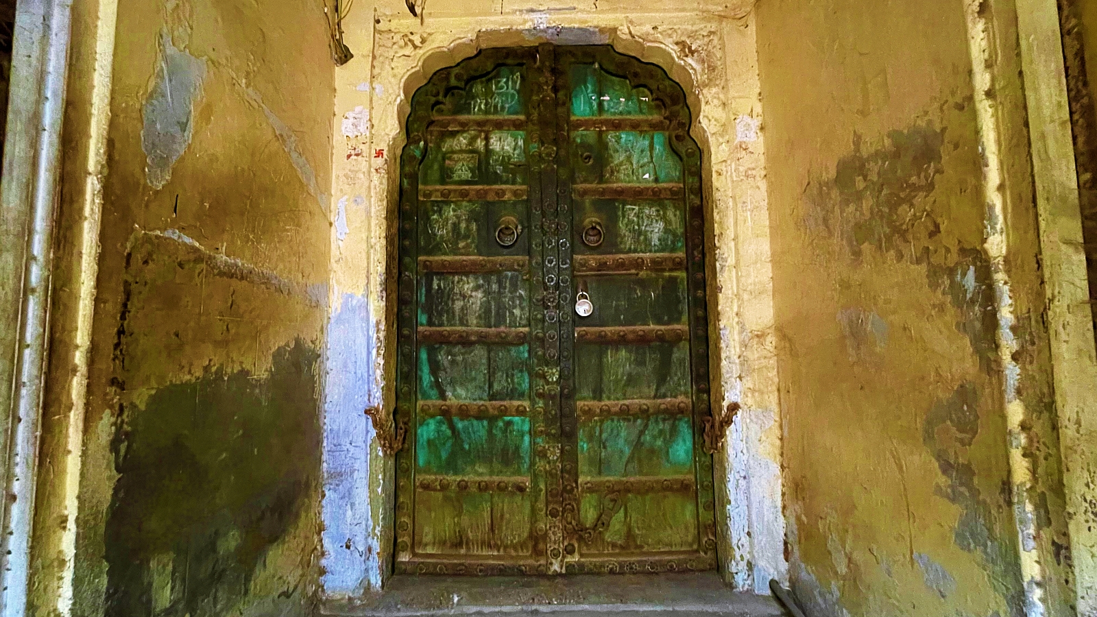 Old Jaipur doors