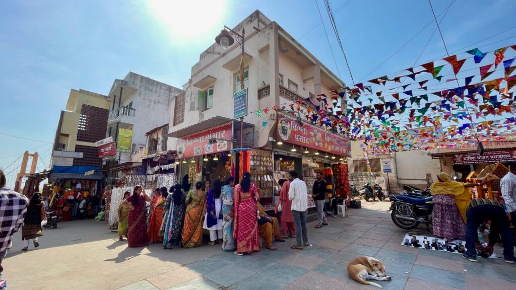 Shree Dwarkadhish Temple Market